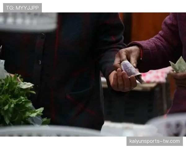 马龙去买菜拎的那个袋子,我嘴角抽搐了,比我一个月工资还贵 马龙去买菜拎的那个袋子,我嘴角抽搐了,比我一个月工资还贵